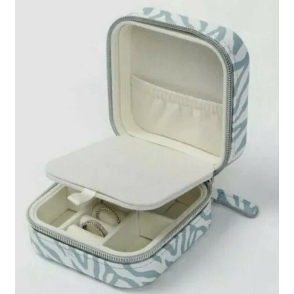 Milly Traveling Jewelry Case New 4.125" X4.125"X2.125" NEW Fab Fit Fun Spring